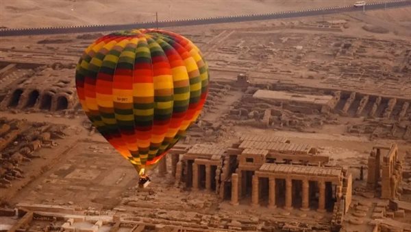 رحلة بالون فوق معبد الكرنك