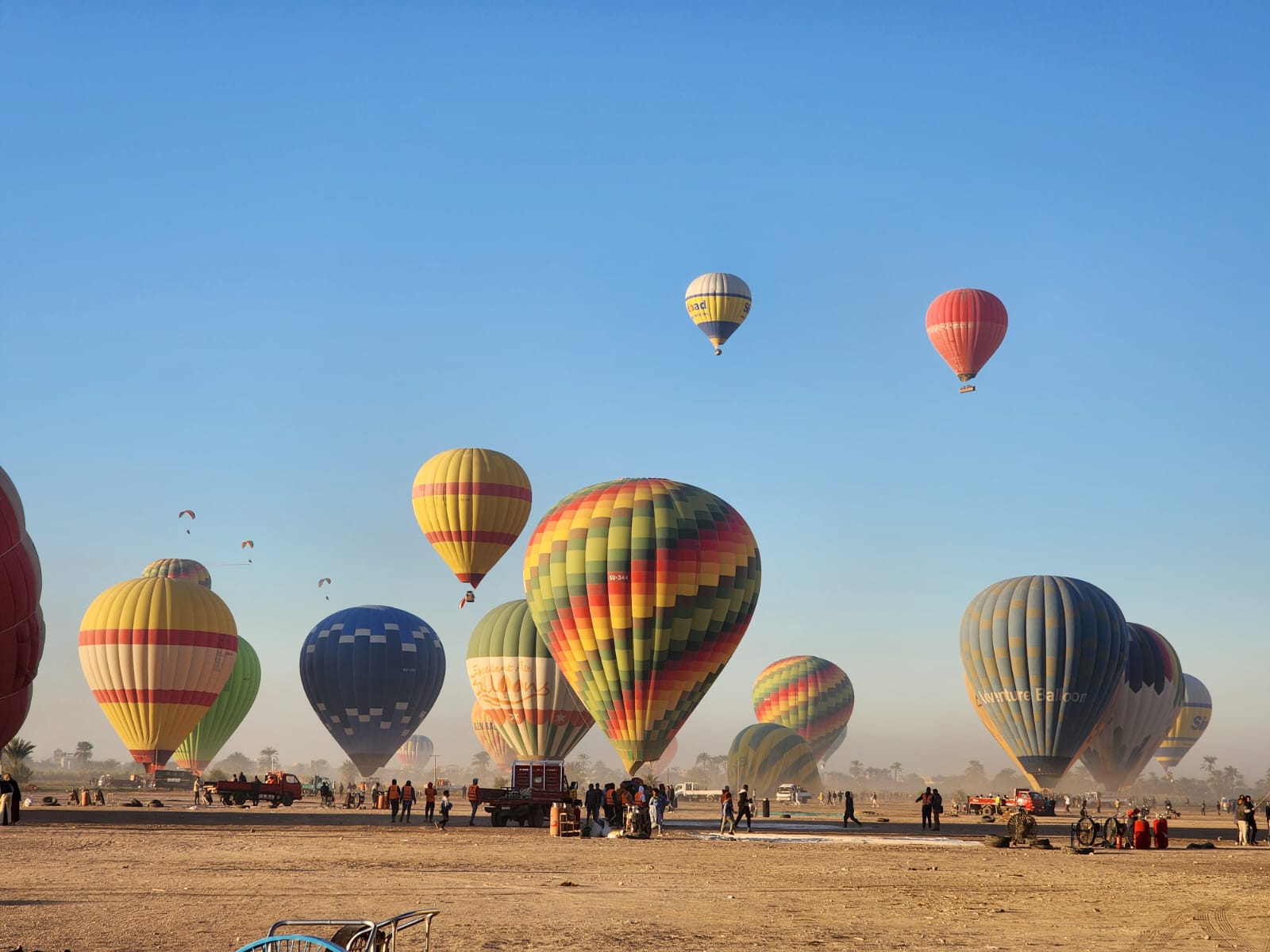رحلة بالون فوق الاهرامات